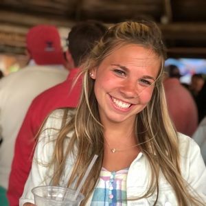 Meet your Posher, Alyssa